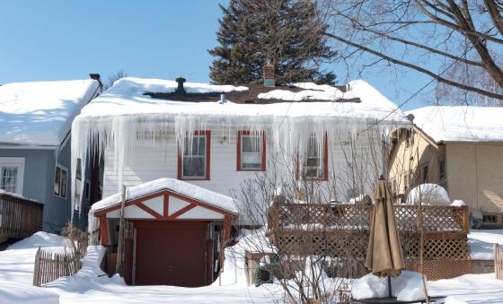 home in St. Paul with ice dams